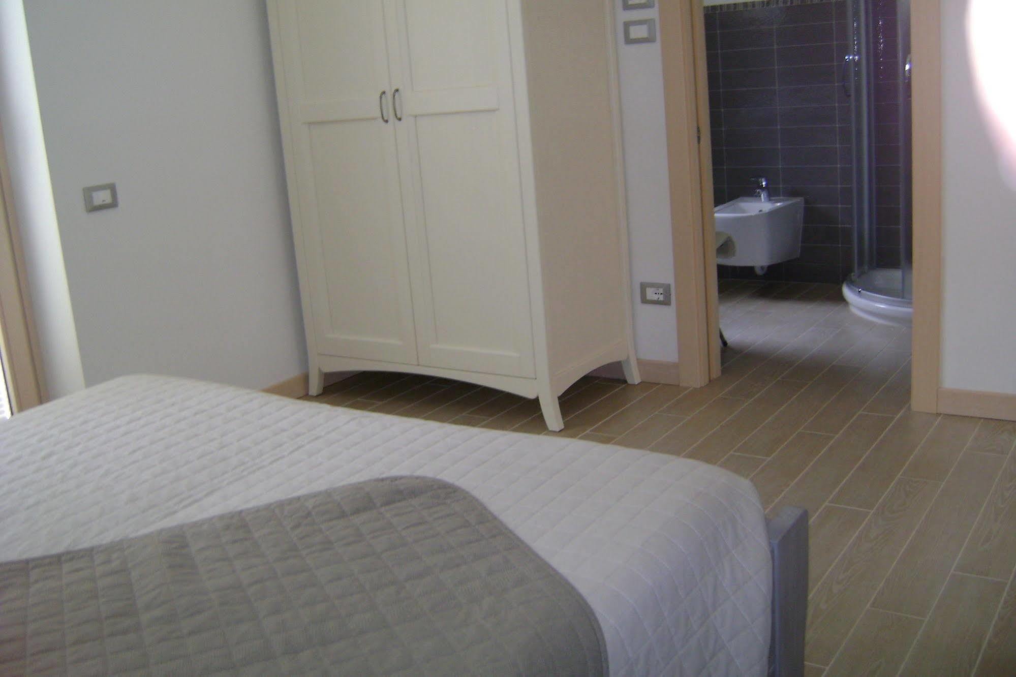 Affittacamere Rubino Guest House 庞特内阿尔比 外观 照片