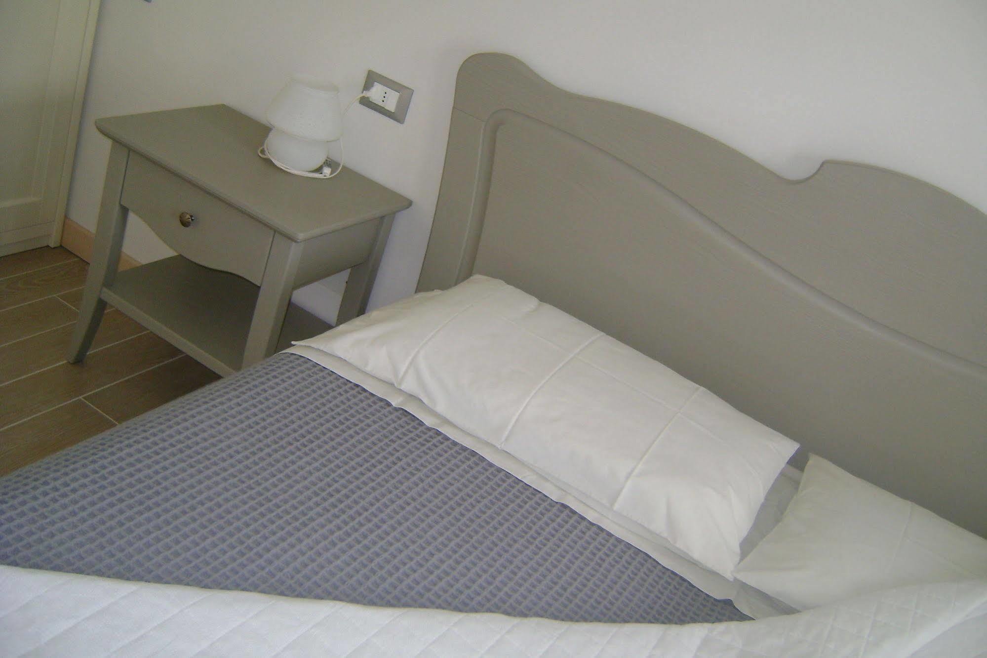 Affittacamere Rubino Guest House 庞特内阿尔比 外观 照片